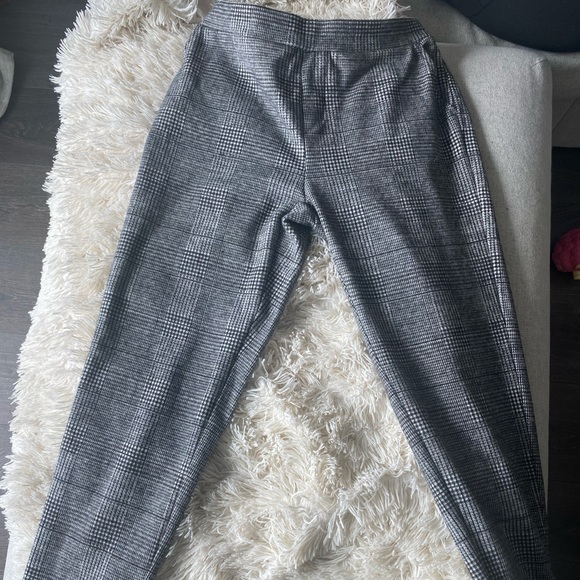 Never worn pants from banana republic - Picture 2 of 3